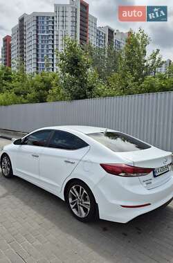Седан Hyundai Elantra 2016 в 