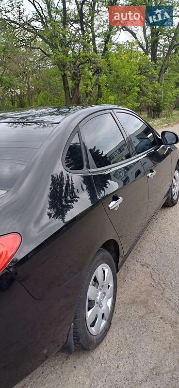 Седан Hyundai Elantra 2010 в Днепре