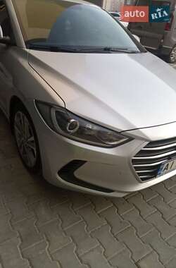 Седан Hyundai Elantra 2017 в 