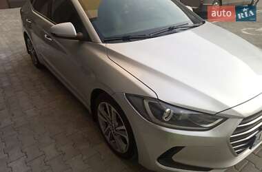Седан Hyundai Elantra 2017 в 