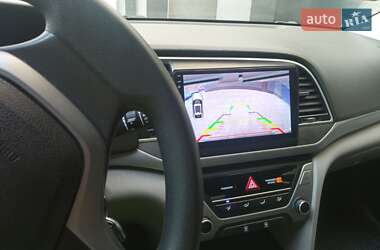 Седан Hyundai Elantra 2017 в Хмельницком