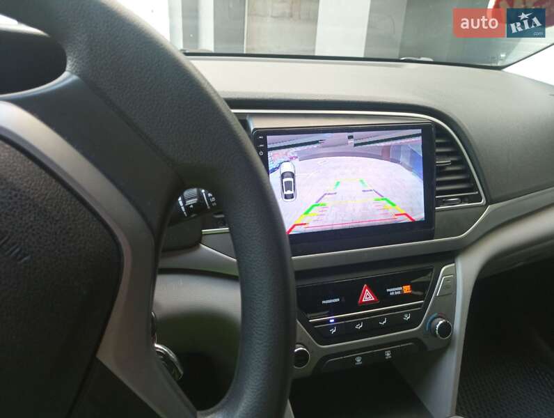 Седан Hyundai Elantra 2017 в Хмельницком