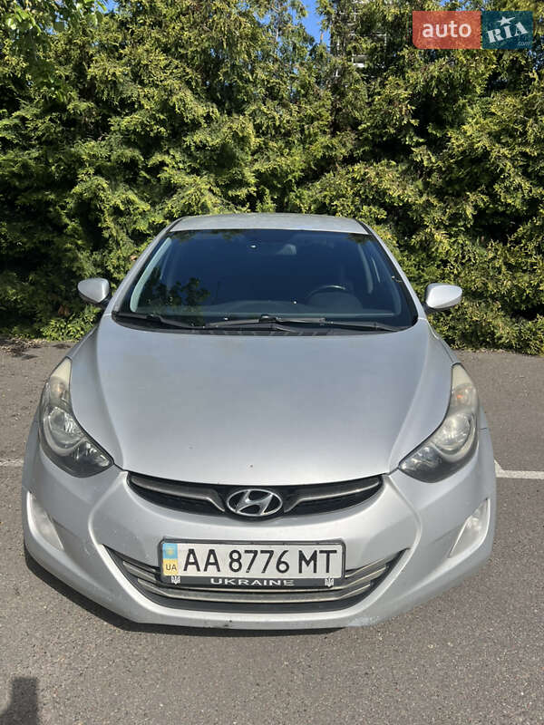 Hyundai Elantra 2013