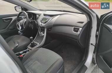 Седан Hyundai Elantra 2011 в Киеве