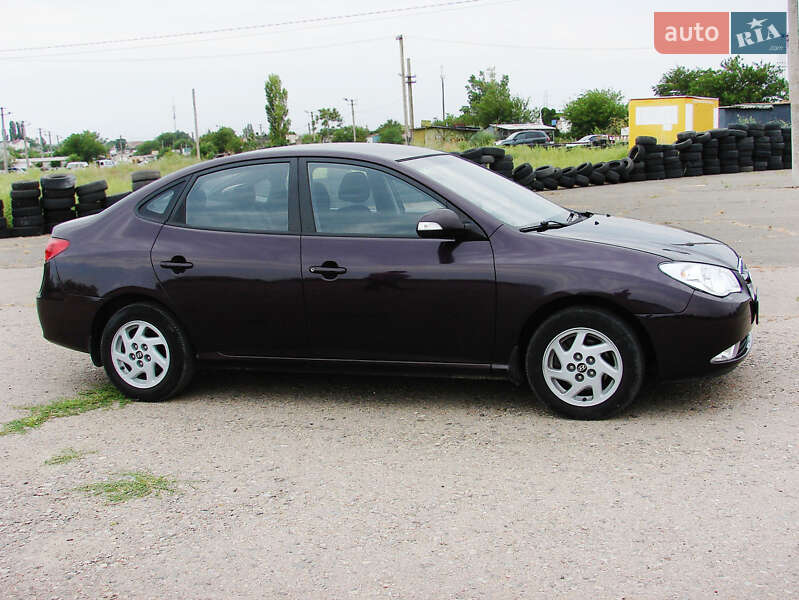 Hyundai Elantra 2011