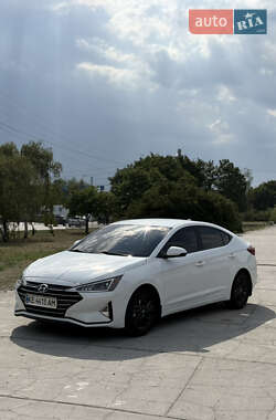 Седан Hyundai Elantra 2019 в Днепре