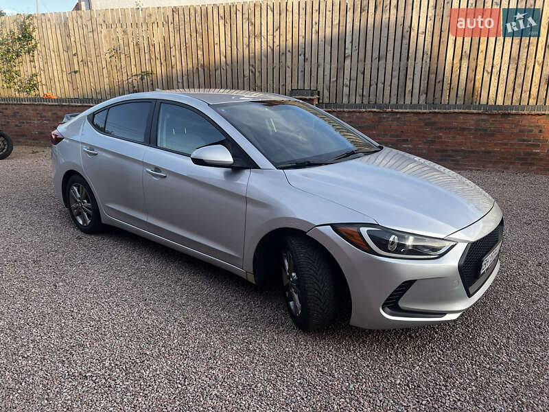 Седан Hyundai Elantra 2017 в Киеве