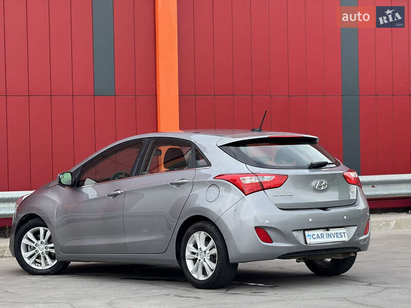 Хэтчбек Hyundai Elantra 2014 в Киеве