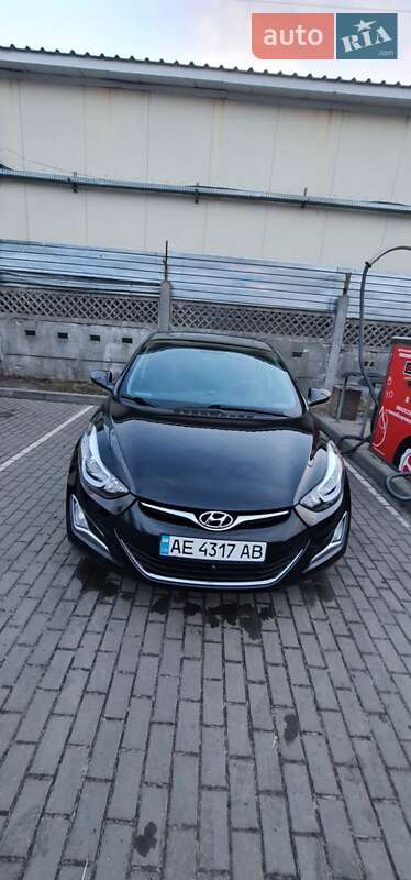 Седан Hyundai Elantra 2015 в Киеве