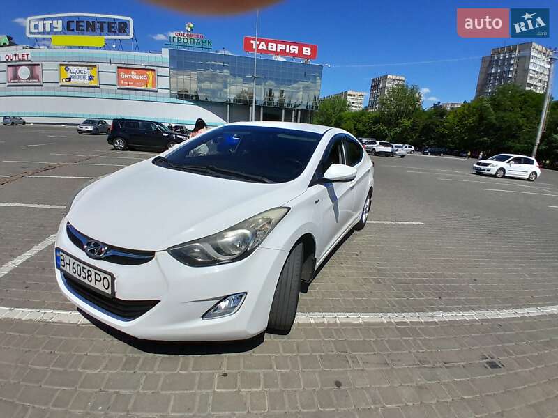 Седан Hyundai Elantra 2013 в Одессе