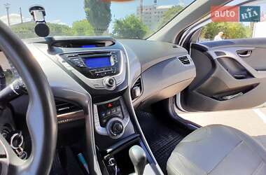 Седан Hyundai Elantra 2013 в 