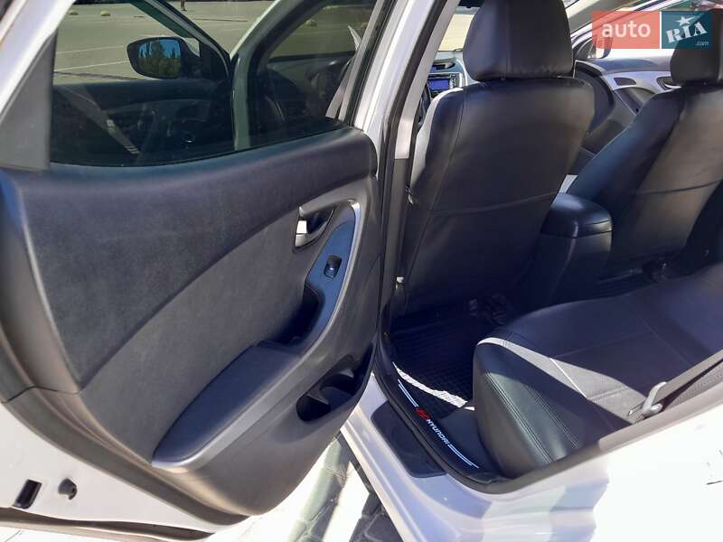 Седан Hyundai Elantra 2013 в Одессе