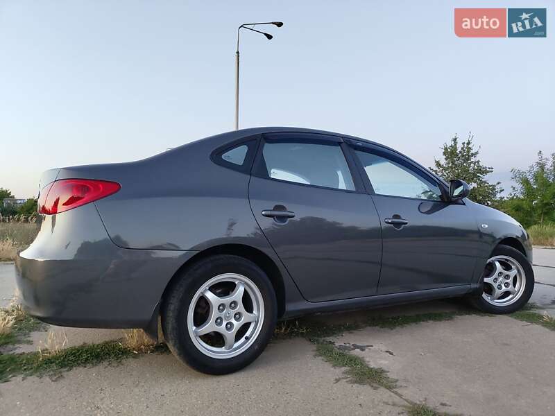 Седан Hyundai Elantra 2008 в Николаеве