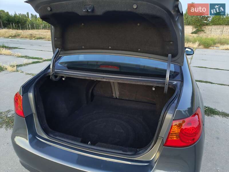 Седан Hyundai Elantra 2008 в Николаеве