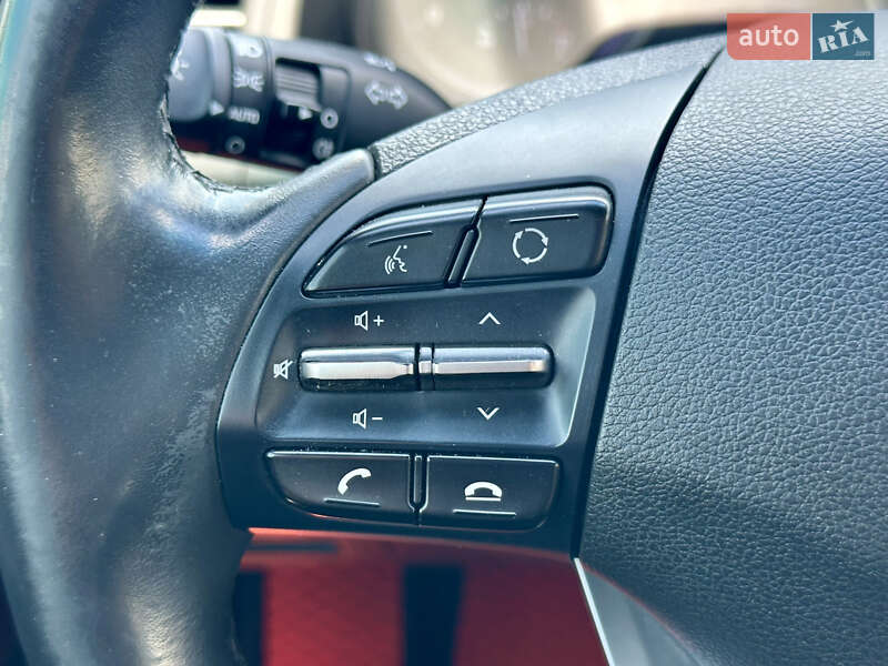 Седан Hyundai Elantra 2019 в Киеве