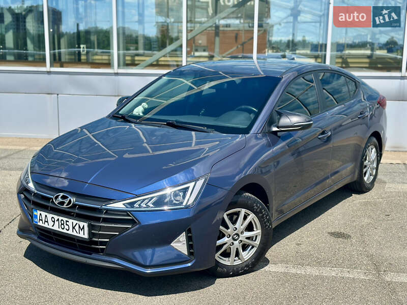 Седан Hyundai Elantra 2019 в Киеве