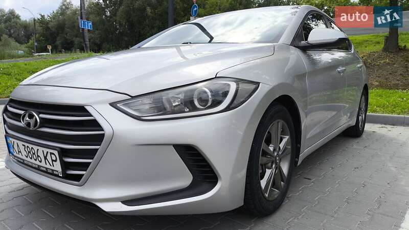 Седан Hyundai Elantra 2016 в Хмельницком