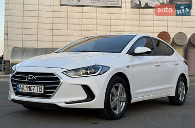 Седан Hyundai Elantra 2017 в Києві