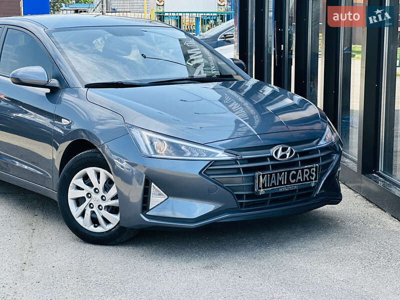 Седан Hyundai Elantra 2019 в Харькове