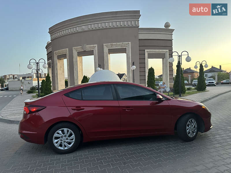 Седан Hyundai Elantra 2019 в Одессе