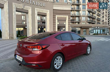 Седан Hyundai Elantra 2019 в 