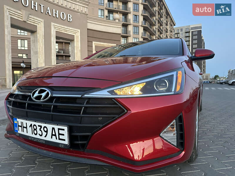 Седан Hyundai Elantra 2019 в Одессе
