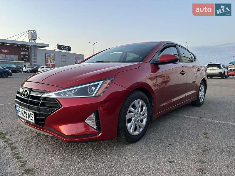 Седан Hyundai Elantra 2019 в Одессе