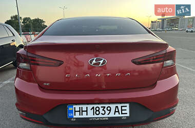 Седан Hyundai Elantra 2019 в 
