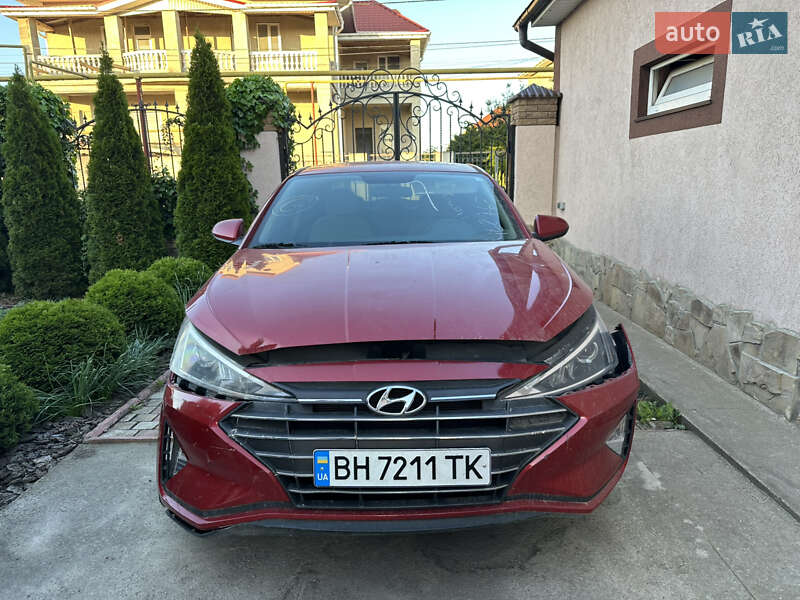Седан Hyundai Elantra 2019 в Одессе