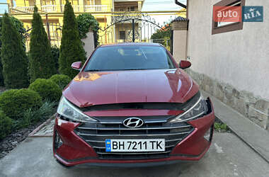 Седан Hyundai Elantra 2019 в 