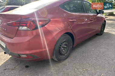 Седан Hyundai Elantra 2019 в 