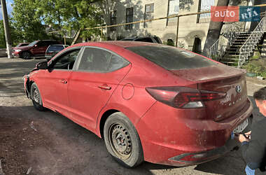 Седан Hyundai Elantra 2019 в 