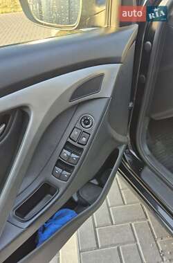 Седан Hyundai Elantra 2013 в 