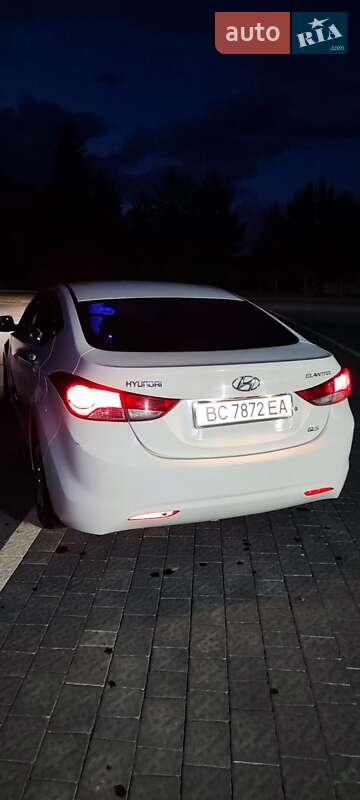 Седан Hyundai Elantra 2013 в Самборі