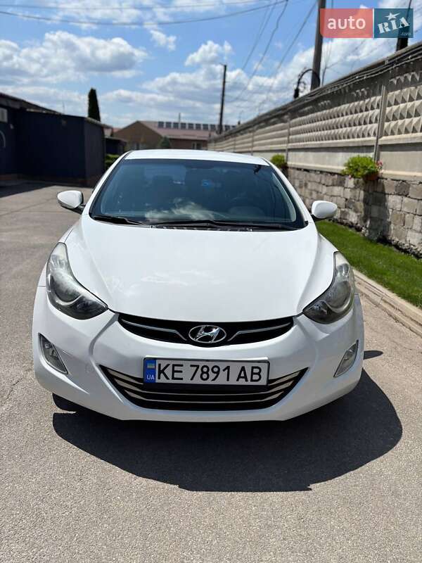 Седан Hyundai Elantra 2013 в Днепре