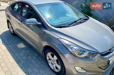 Седан Hyundai Elantra 2013 в Львове