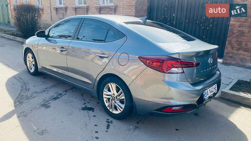 Седан Hyundai Elantra 2018 в Черкассах