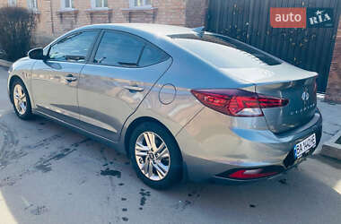 Седан Hyundai Elantra 2018 в 