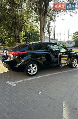 Купе Hyundai Elantra 2013 в 