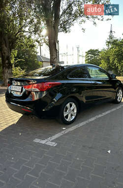 Купе Hyundai Elantra 2013 в 