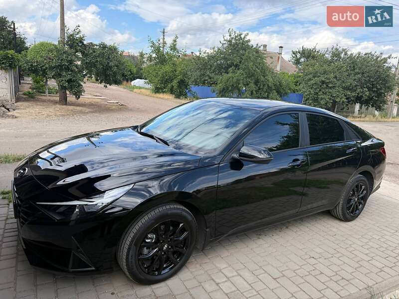 Седан Hyundai Elantra 2021 в 