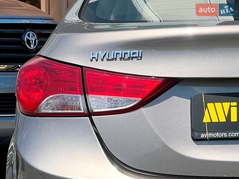 Седан Hyundai Elantra 2013 в Киеве