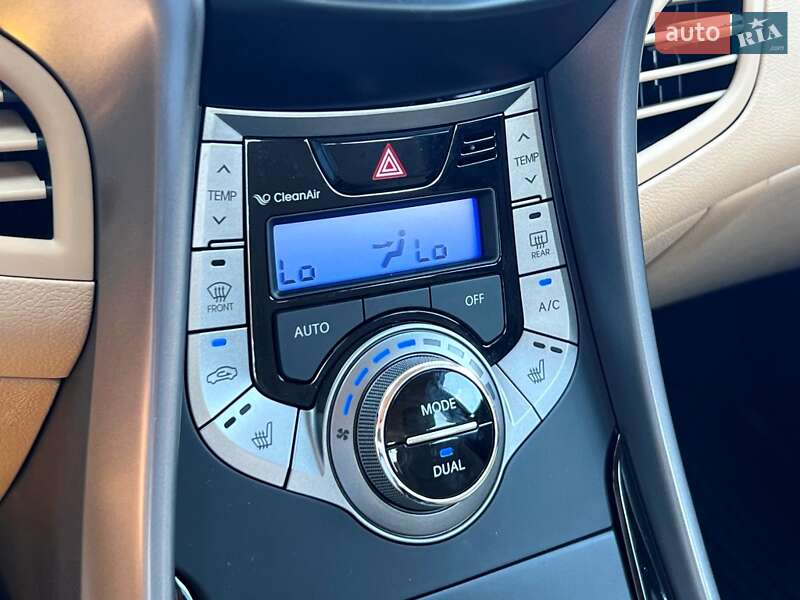 Седан Hyundai Elantra 2013 в Киеве