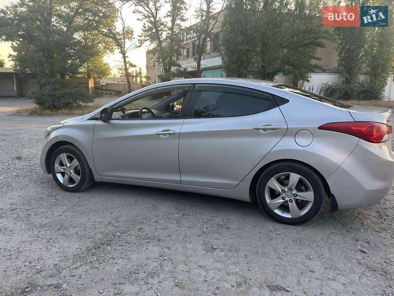 Седан Hyundai Elantra 2012 в Николаеве