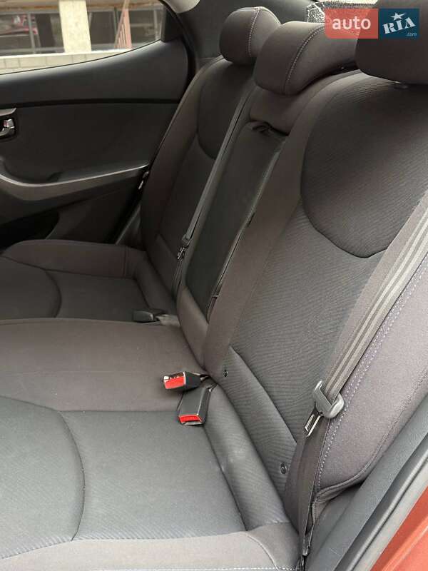 Седан Hyundai Elantra 2012 в Киеве