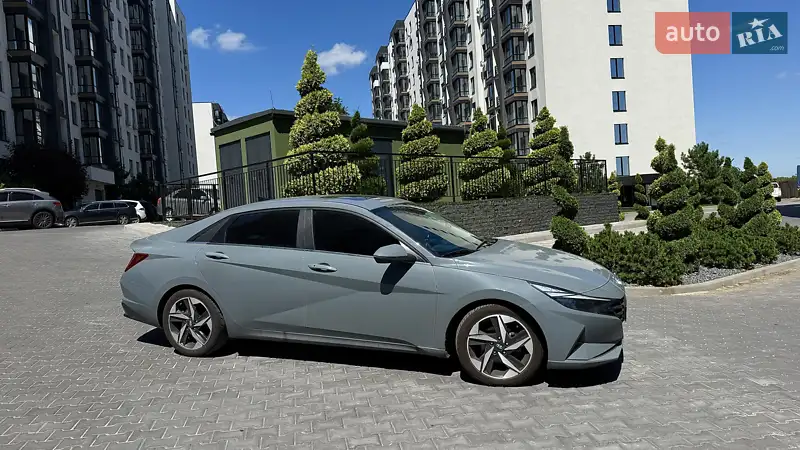 Hyundai Elantra 2021