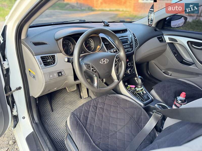 Седан Hyundai Elantra 2014 в Богодухове