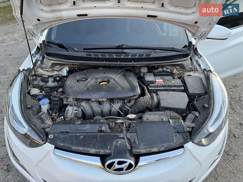 Седан Hyundai Elantra 2014 в Богодухове