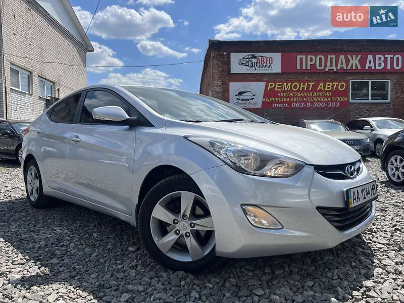 Hyundai Elantra 2012