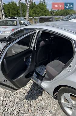 Седан Hyundai Elantra 2012 в 
